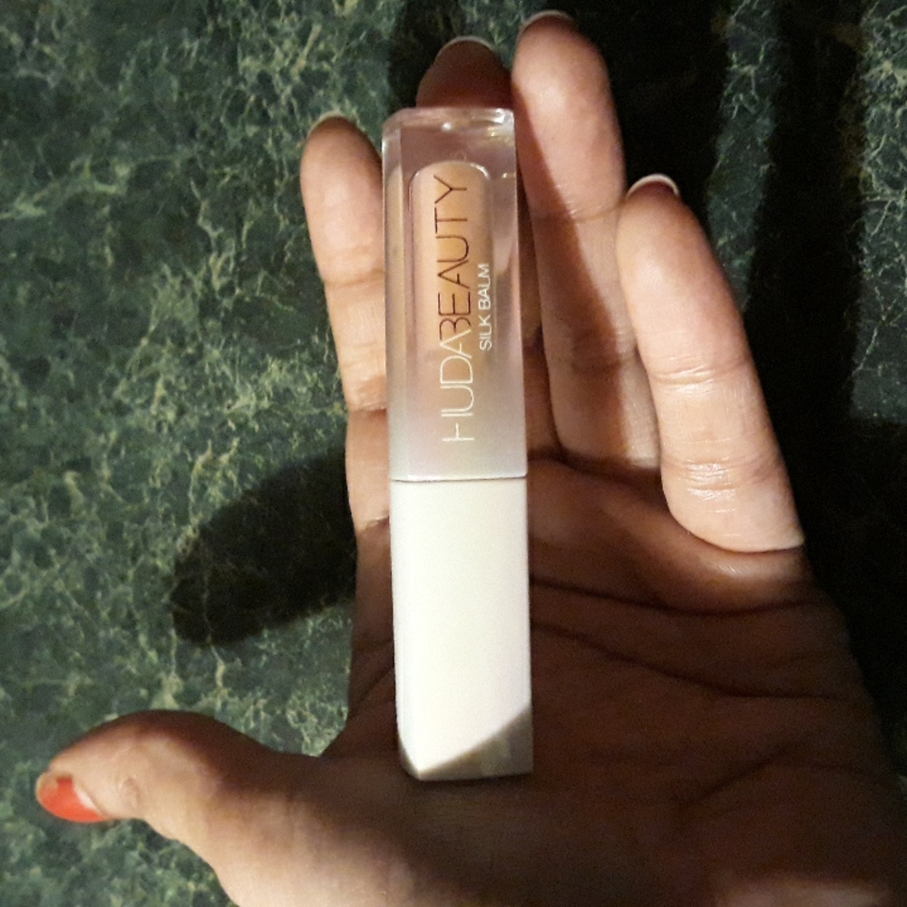 Huda Beauty Silk Balm- Blush shade ( universal pink tint ) 1.5 ml new never used